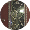 Кованые металлические элементы двери