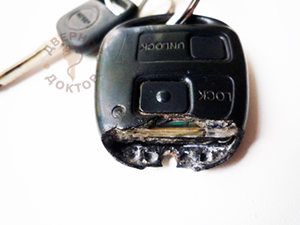 Сломаный ключ Lexus с кнопками
